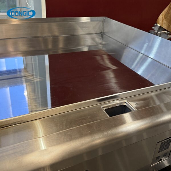 4 Commercial Countertop Flat Top Griddle with Integrated Grease Management System